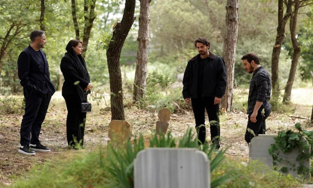 Zamanın Kapıları (S1E8)