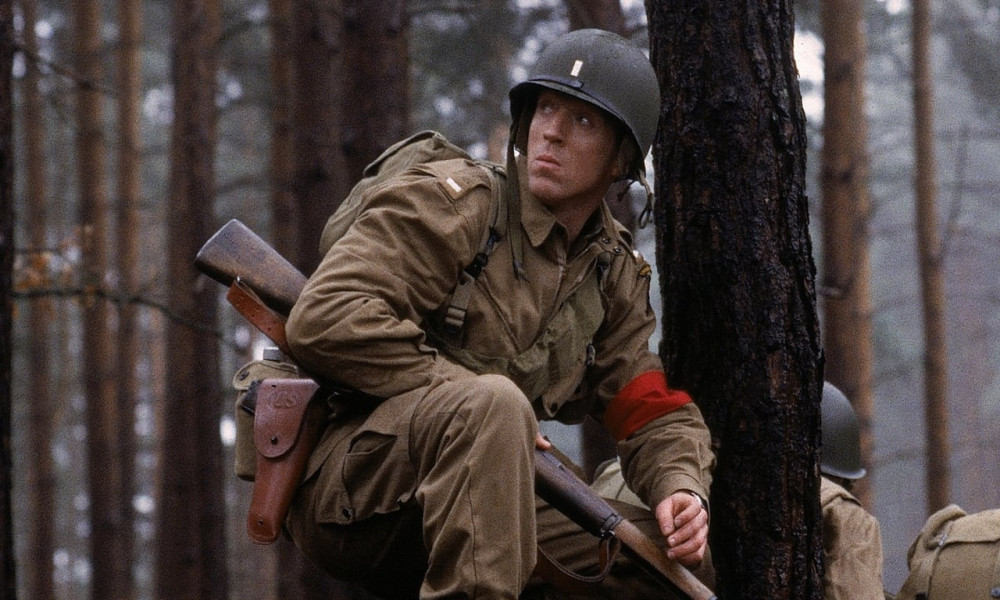 Band of Brothers (S1E1)